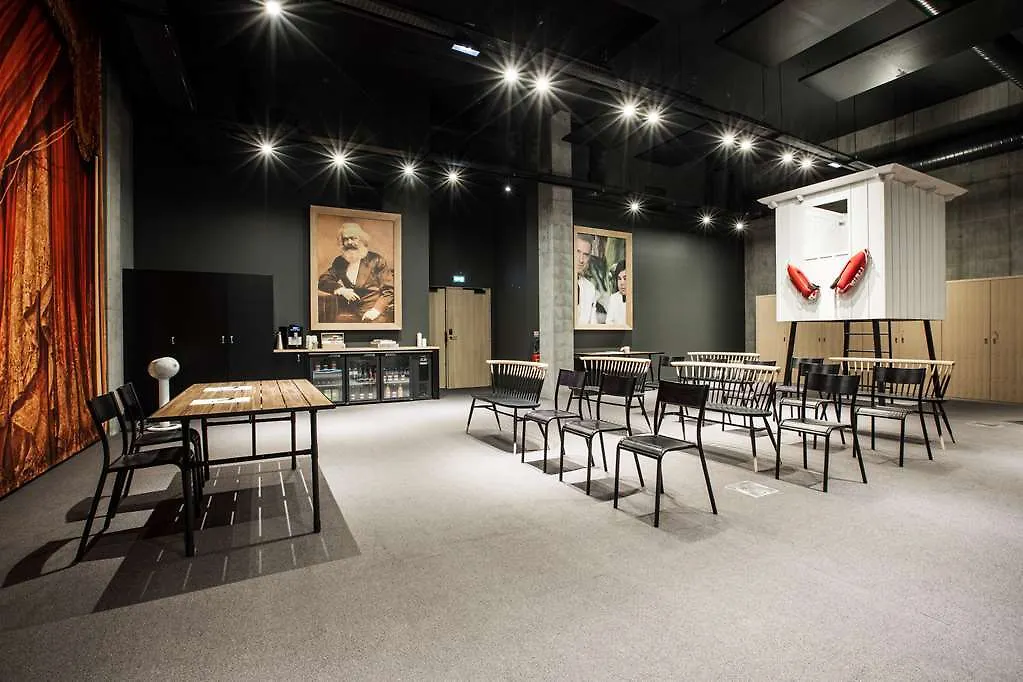 Mob Hotel Lyon Confluence צרפת